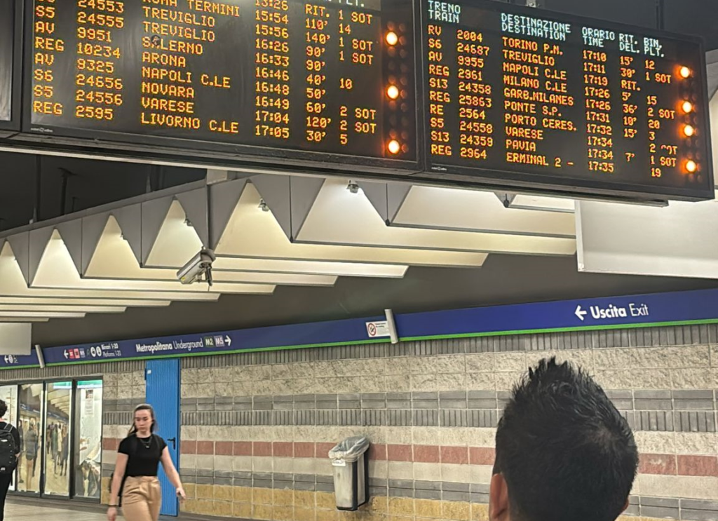 Scioperi, ecco il primo stop del 2026: si fermano aerei, treni e scuola il 9 e 10 gennaio