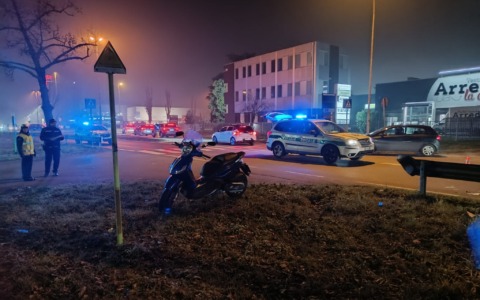 Scontro tra un’auto e una moto. Ambulanza e automedica in codice rosso