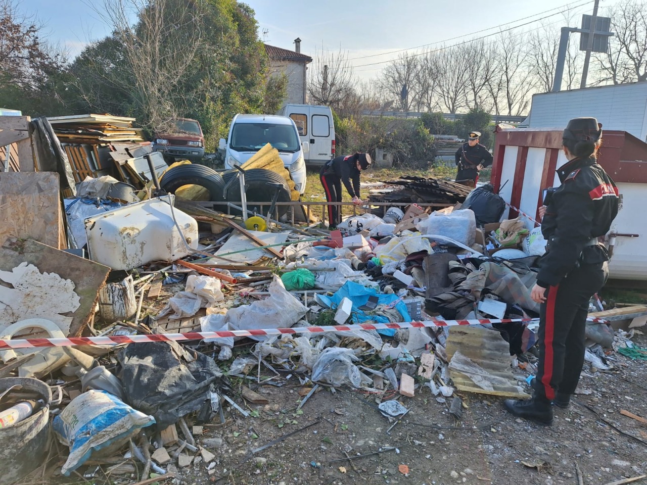 Scoperta una discarica abusiva a Villorba, sequestrati rifiuti speciali e denunciato un amministratore edile