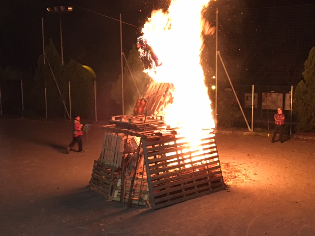 Si brucia la Giubiana, all’insegna della tradizione