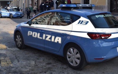 Si finge ufficiale giudiziario e truffa tre anziani: ventenne arrestato dalla Polizia di Fermo