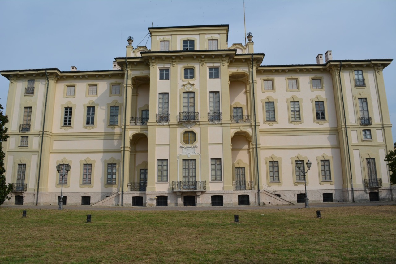 Sistemato il prestigioso roseto di Villa Alari a Cernusco sul Naviglio