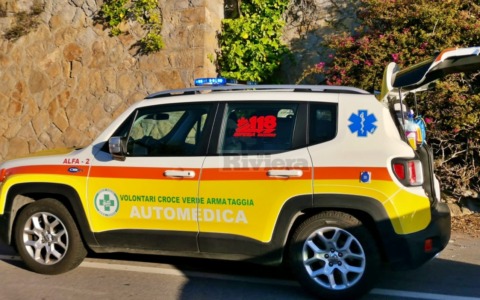 Soccorso un boscaiolo ferito sulle alture di Apricale