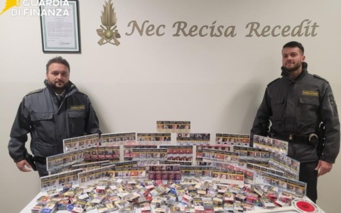 Spaccata notturna in un bar di Monselice: 20enne ruba 500 pacchetti di sigarette