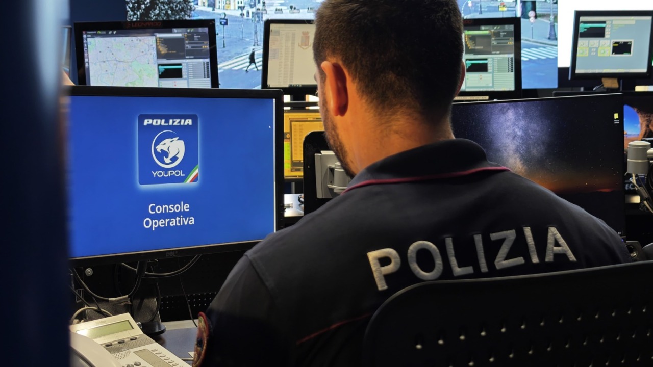 Spaccio di droga tra negozi, auto ed abitazioni, 6 arresti ed 1 denuncia