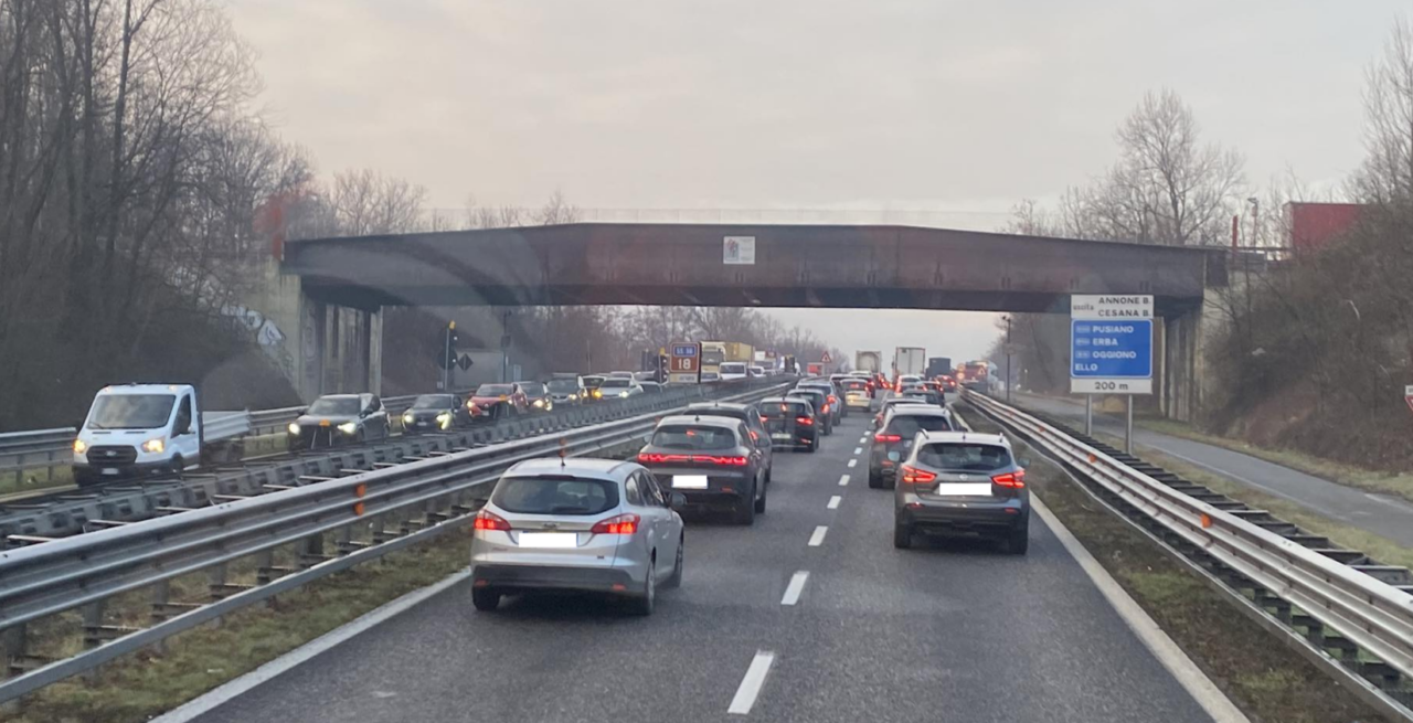 Statale 36: oggi finiscono le asfaltature, il 4 apre la ciclabile di Civate