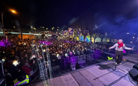 Successo per il Capodanno in piazza con il concerto di Paolo Belli e della sua Band
