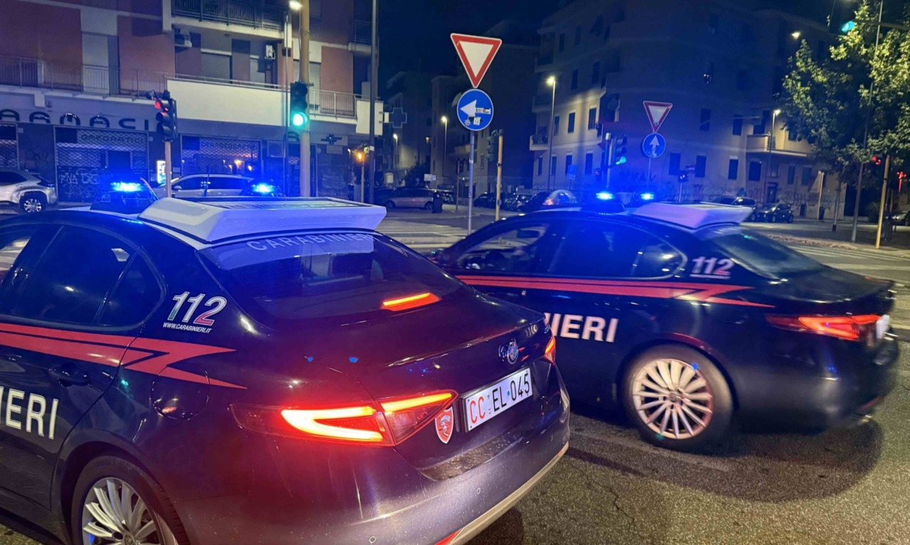 Tentato furto nei garage di piazza Albania, 34enne arrestato dai carabinieri