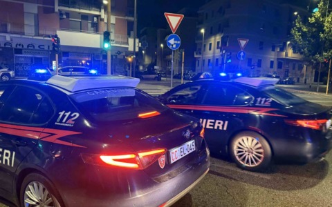 Tentato furto nei garage di piazza Albania, 34enne arrestato dai carabinieri