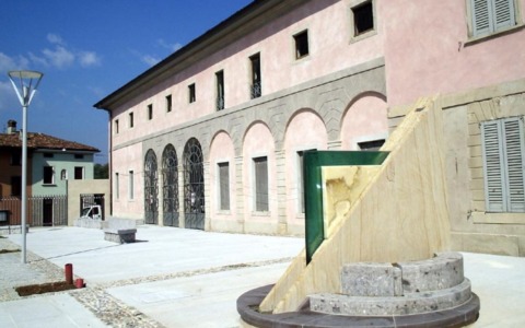 Trasporto anziani e attività in biblioteca, il Comune cerca volontari