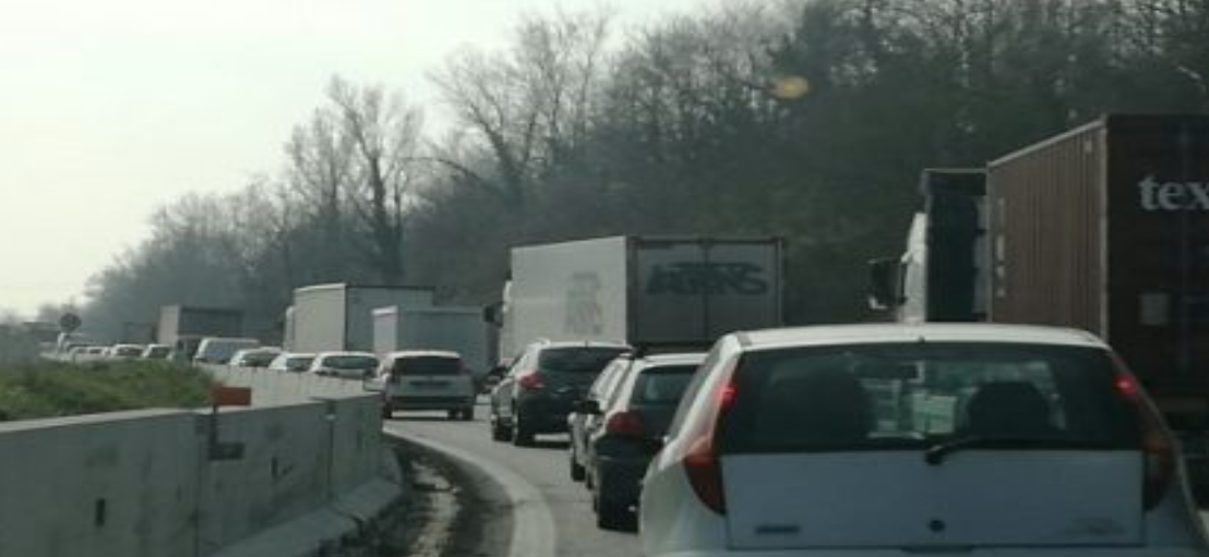 “Tre ore per 15 chilometri”: l’inferno sulla SS36 e i nuovi provvedimenti in arrivo