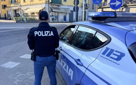 Trovato con 31 involucri di eroina: 26nne è arrestato dalla Polizia di Stato
