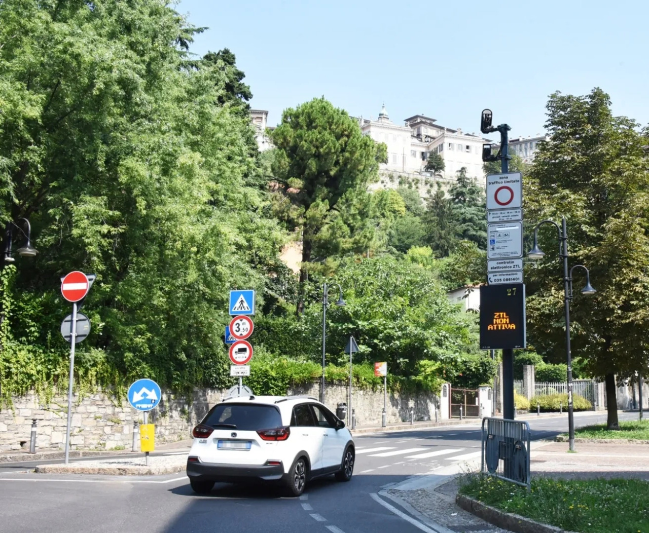 Ztl di Città Alta, Valverde e via Tasso: dal 12 gennaio scattano le sanzioni anche in uscita