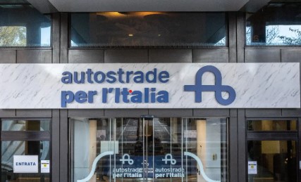 A1 Milano-Napoli, 7 km di coda nel Lazio per incidente