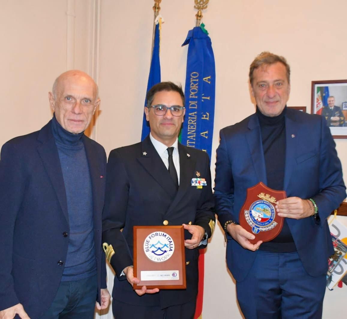 Acampora incontra il comandante della Capitaneria di Porto Monetti