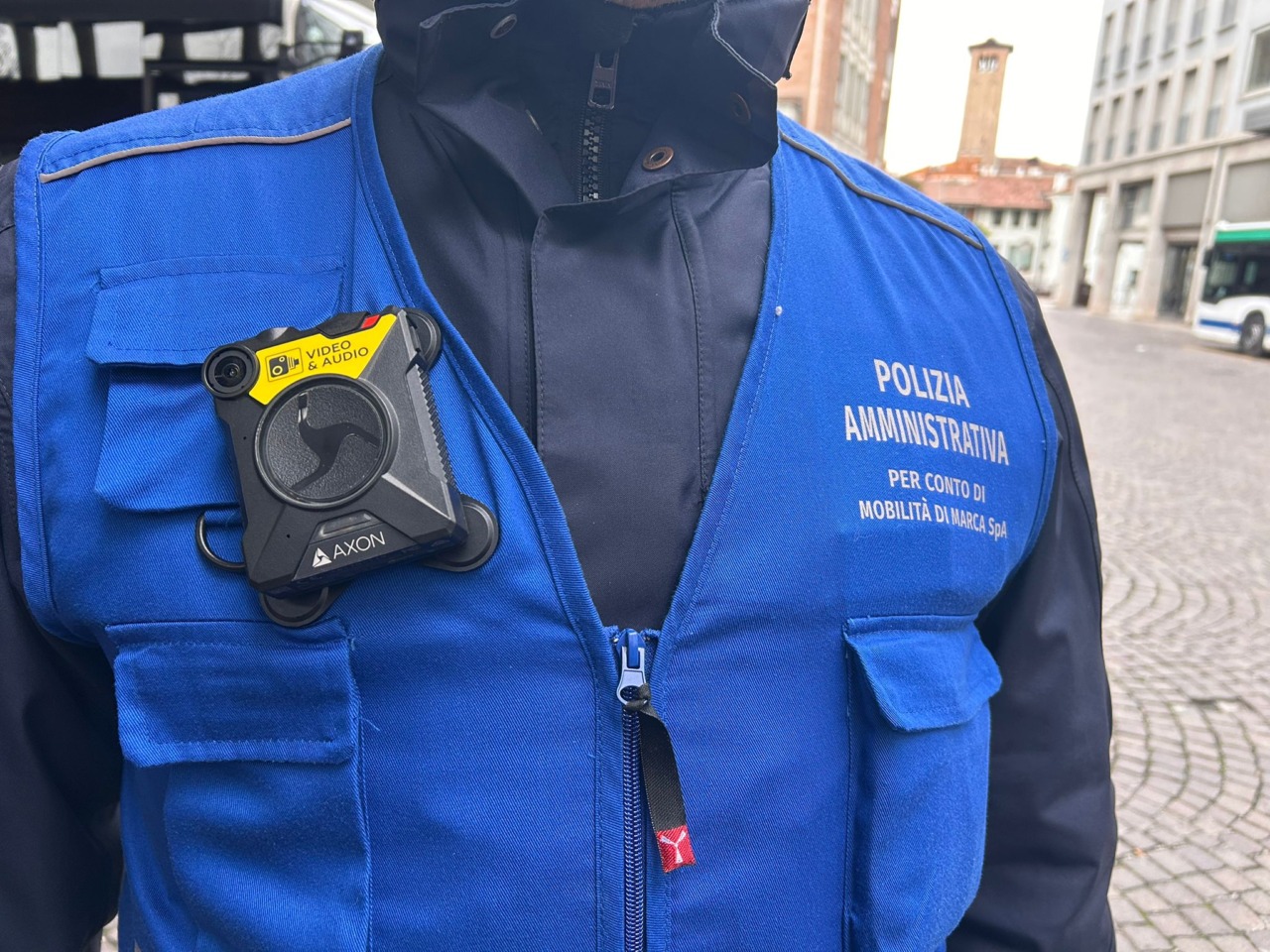 Aggressioni sugli autobus a Treviso: arrivano le body-cam per i controllori dei biglietti MOM