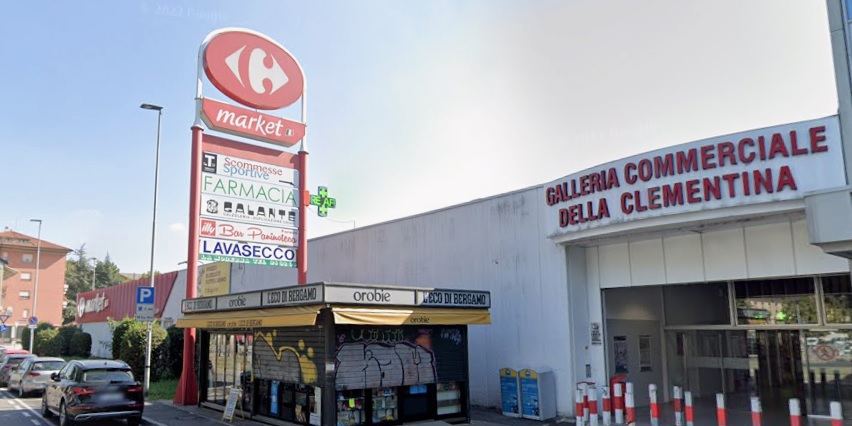 Agguato con coltello fuori dal Carrefour di Borgo Palazzo, ma la vittima è un karateka: fermato l’aggressore