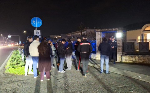 Assalto in villa, famiglia ostaggio dei rapinatori che svaligiano la cassaforte