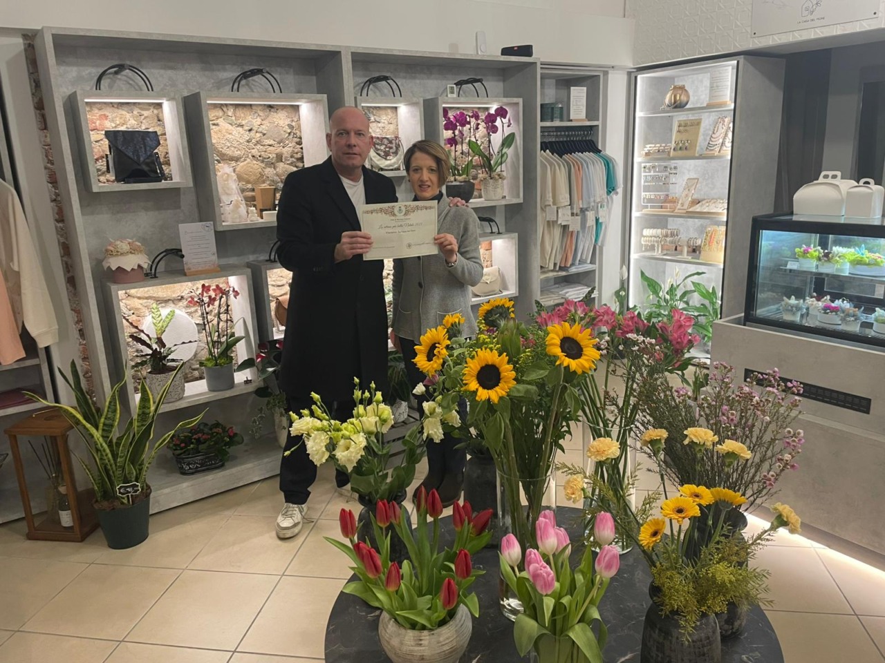 Assegnato il premio per la vetrina natalizia