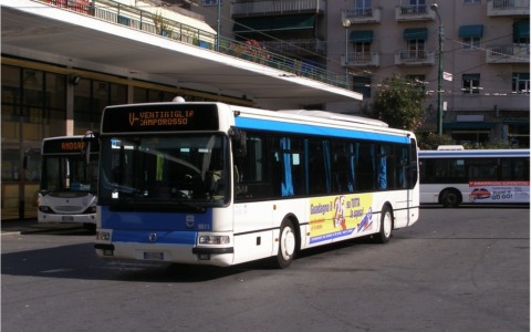 Autista della Riviera Trasporti aggredito in autostazione a Sanremo