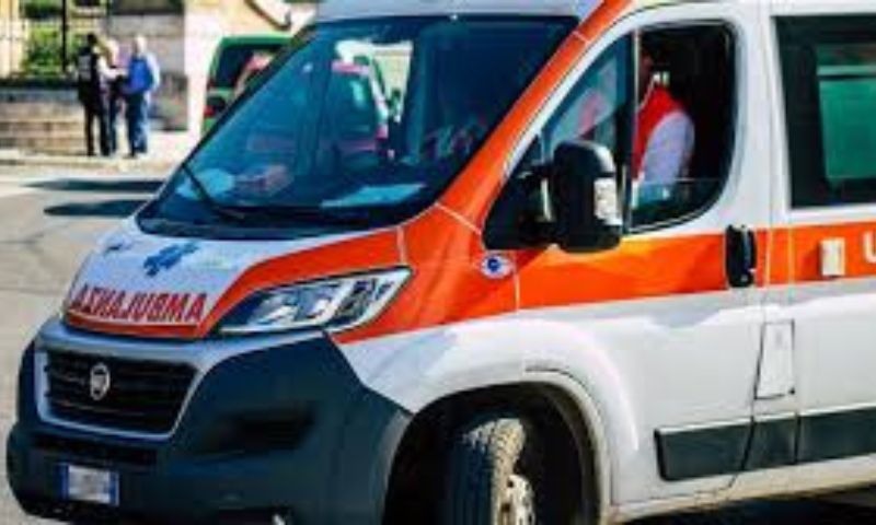 Auto fugge ad un controllo stradale dei Carabinieri e va a sbattere contro un’automobile: morta una donna di 89 anni