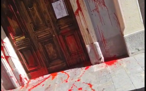 «Noi, senza figli, vittime di un’ingiustizia»