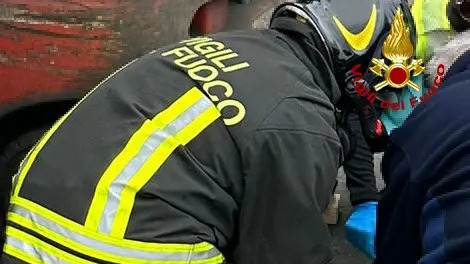 Calenzano (Firenze), schiacciato sotto al muletto: grave un 60enne