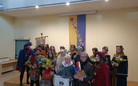 Carnevale di Castellamonte, su il sipario: presentati Damigelle, Terzieri e Clavario – VIDEO