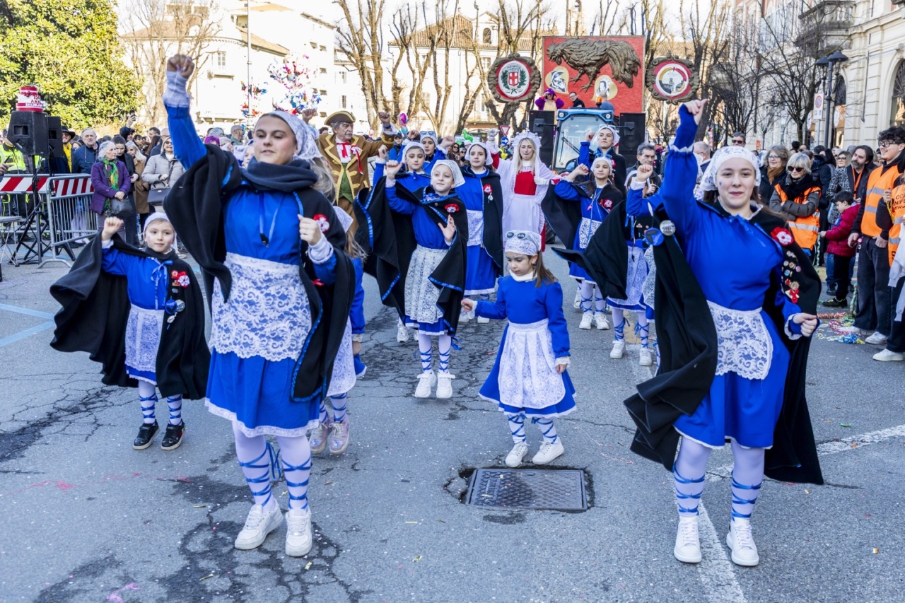 Carnevale Vercelli 2026: GALLERY con le foto d’autore FCommunication della prima sfilata