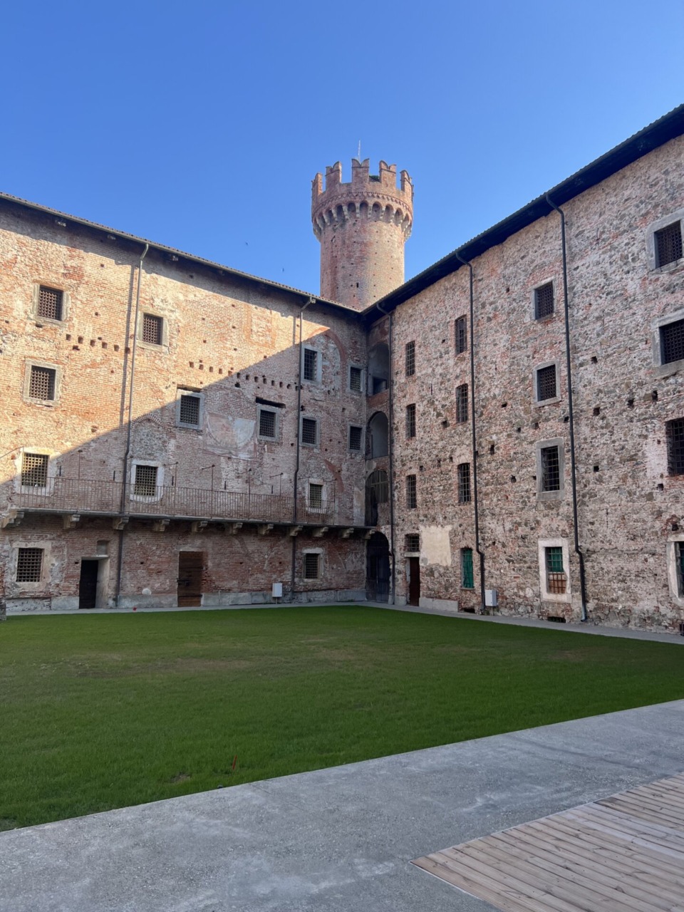 Castello di Ivrea, boom di visitatori: oltre 5.400 presenze in otto giorni di apertura