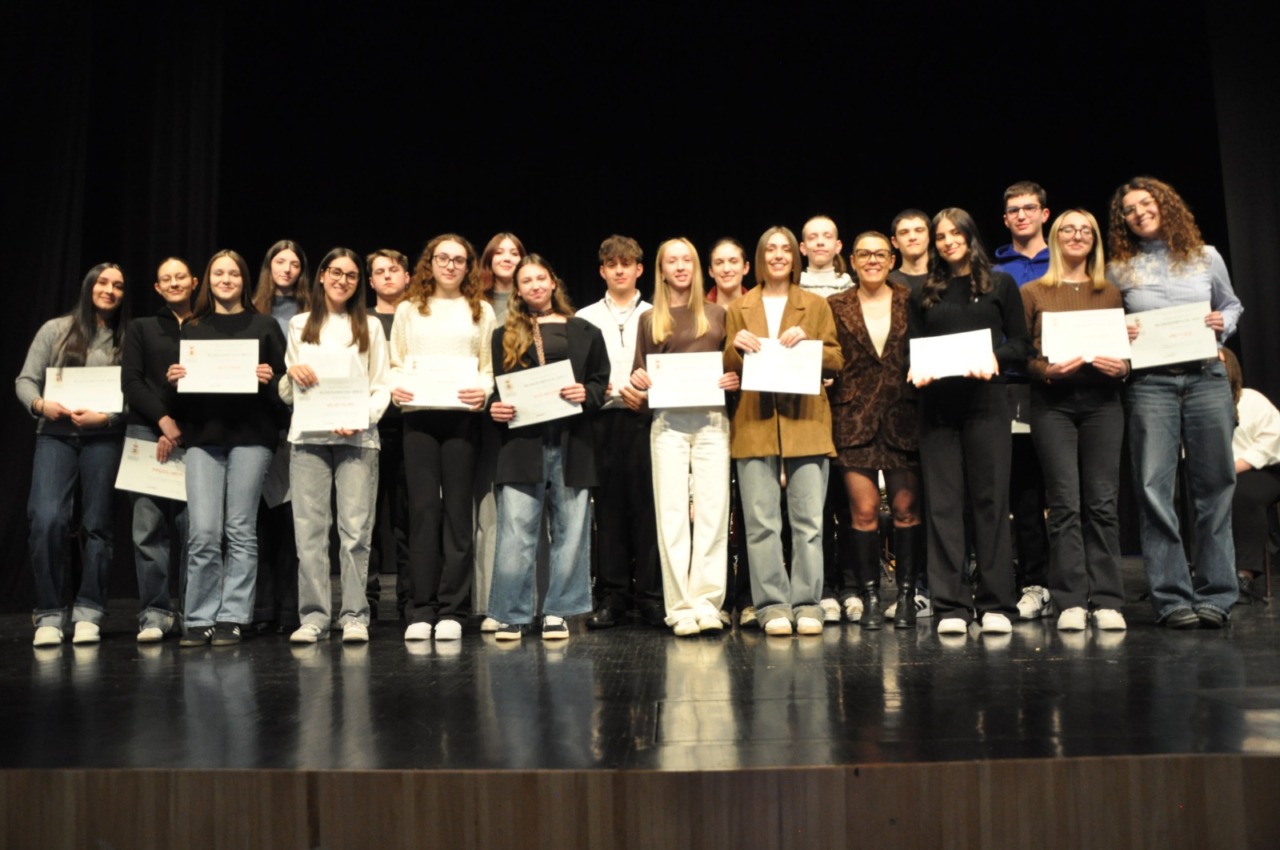Consegnati i premi al merito scolastico ad una quarantina di ragazzi. Cristian Marioli lo sportivo dell’anno