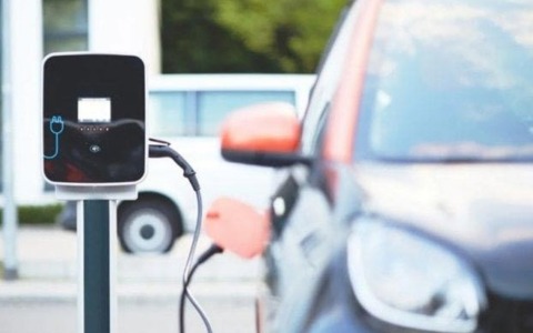 Dal 1° luglio il permesso per l’accesso alla ZTL sarà a pagamento per i veicoli elettrici