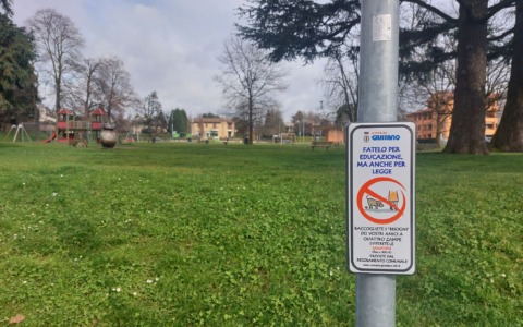 Deiezioni canine: nuovi cartelli per sensibilizzare i cittadini