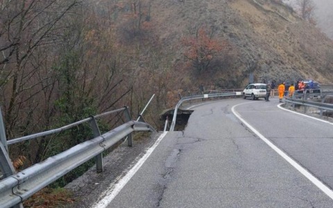Dissesto idrogeologico, Val Borbera sempre più fragile: sopralluogo al ponte della Castagna