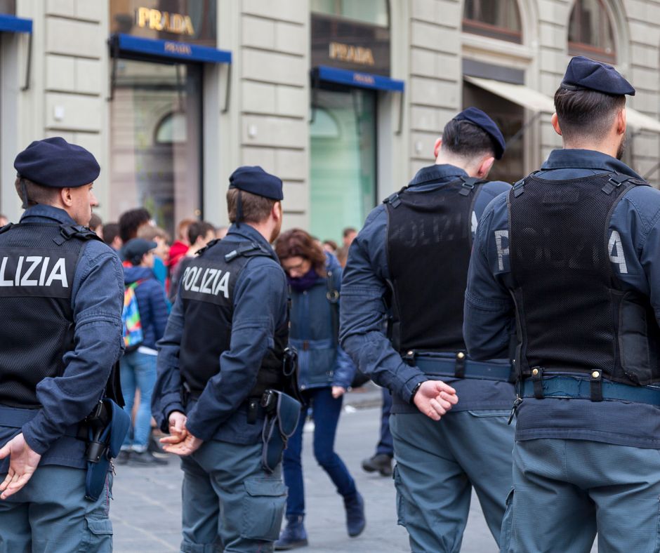 Droga nascosta nei tessuti: arrestato 57enne