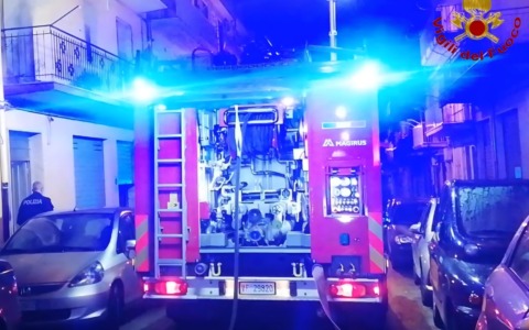 Esplode bomba carta nel centro storico