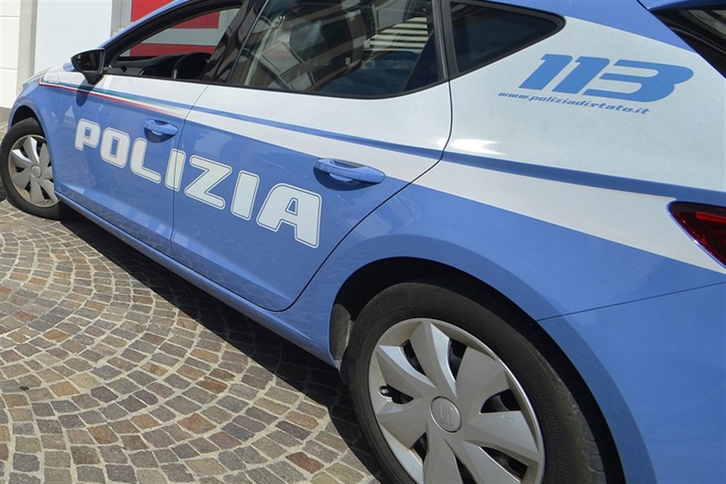 Evaso dai domiciliari, rintracciato e arrestato a Londra dopo l’indagine della Polizia di Stato di Ancona