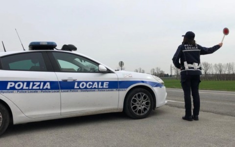 Fermato durante un controllo 24enne trovato con oltre due etti di hashish