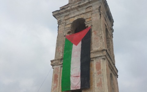 Festival di Sanremo: a Bussana vecchia la bandiera della Palestina per la finale