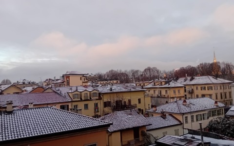 Fiocchi su Torino: era dal 2022 che non nevicava in città