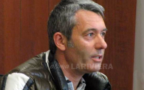 Gazzano boccia Sferrazza dagli sportivi premiati al Palaparco e scoppia il caso politico