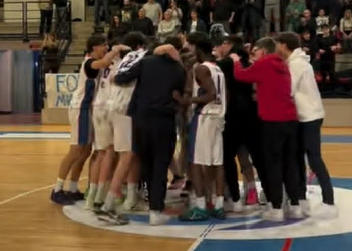 Gli U17 Cantù vincono la finale di ritorno con Milano per 86-73 ma non basta per il titolo regionale