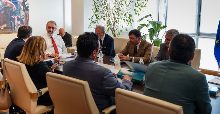 I collegamenti con le isole pontine, tavolo in Regione