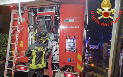 Incendio in via Schivardi: niente da fare per la donna rimasta intossicata