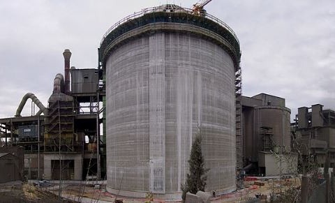 Incidente sul lavoro, operaio muore travolto da materiale per lavorazione del cemento