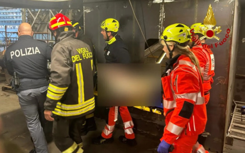 Incidenti sul lavoro: si ferisce con la sega e muore dissanguato; operaio trascinato dagli ingranaggi e ucciso