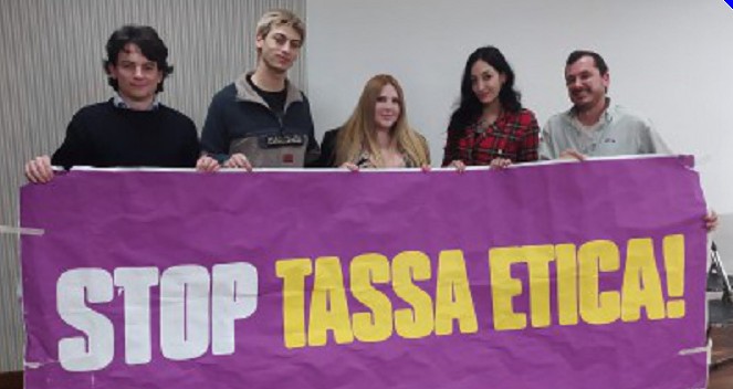 La crociata contro la «porno-tax»: «Anticostituzionale e moralista»