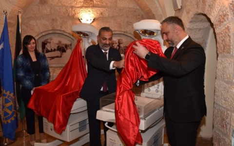 La generosità del Rotary arriva fino a Betlemme:  donate due incubatrici