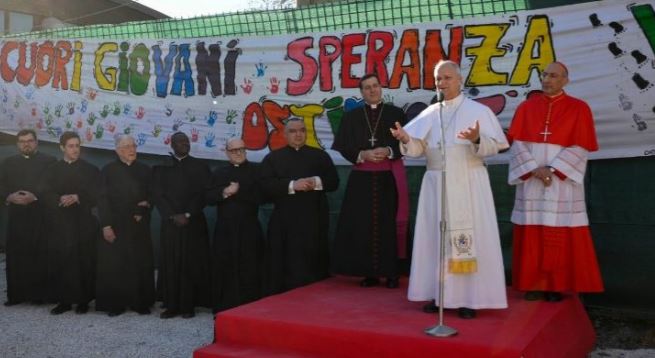 La visita del Papa ad Ostia: “La malavita sfrutta e ferisce, non cedere alla cultura del sorpruso”