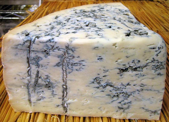 Listeria nel gorgonzola: prodotti e lotti ritirati dai supermercati (da non mangiare)